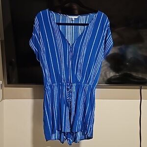 Hawaiian topic romper. Size M